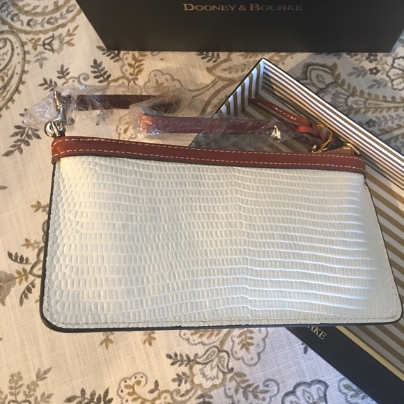 🎉HP🎉 DOONEY & BURKE WRISTLET - Picture 3 of 5